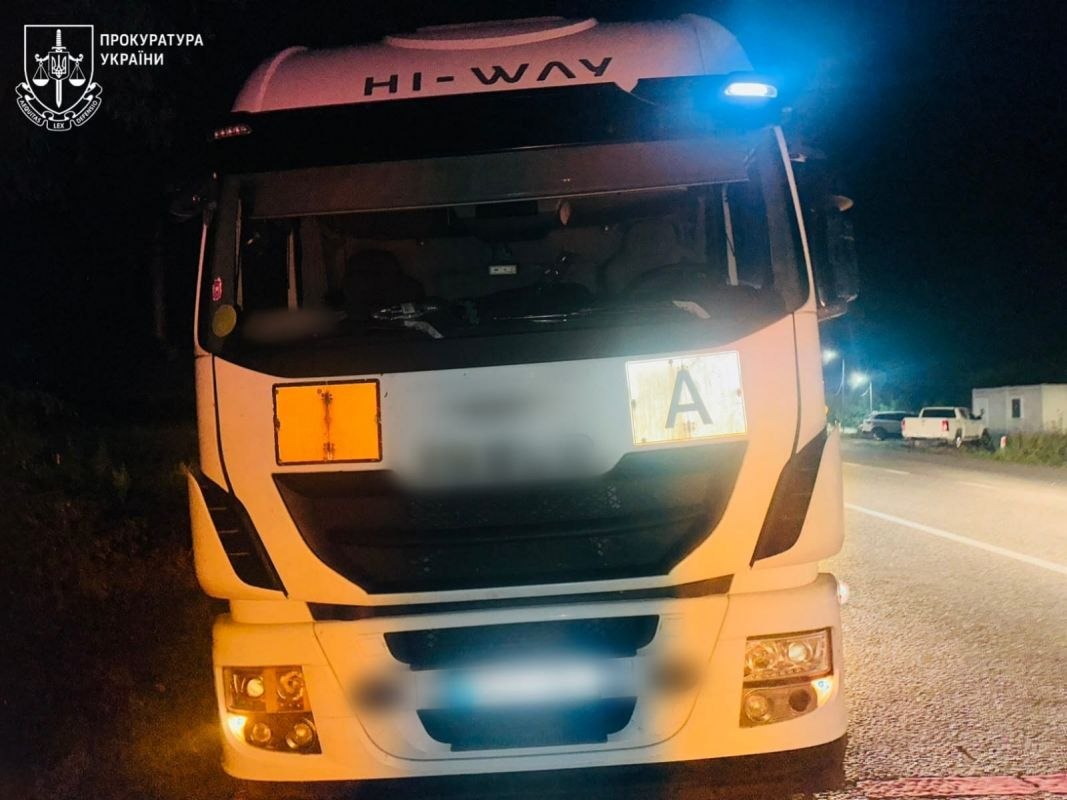 Водій вантажівки намагався переправити через пункт пропуску “Паланка — Маяки — Удобне” військовослужбовця, який перебував у розшуку