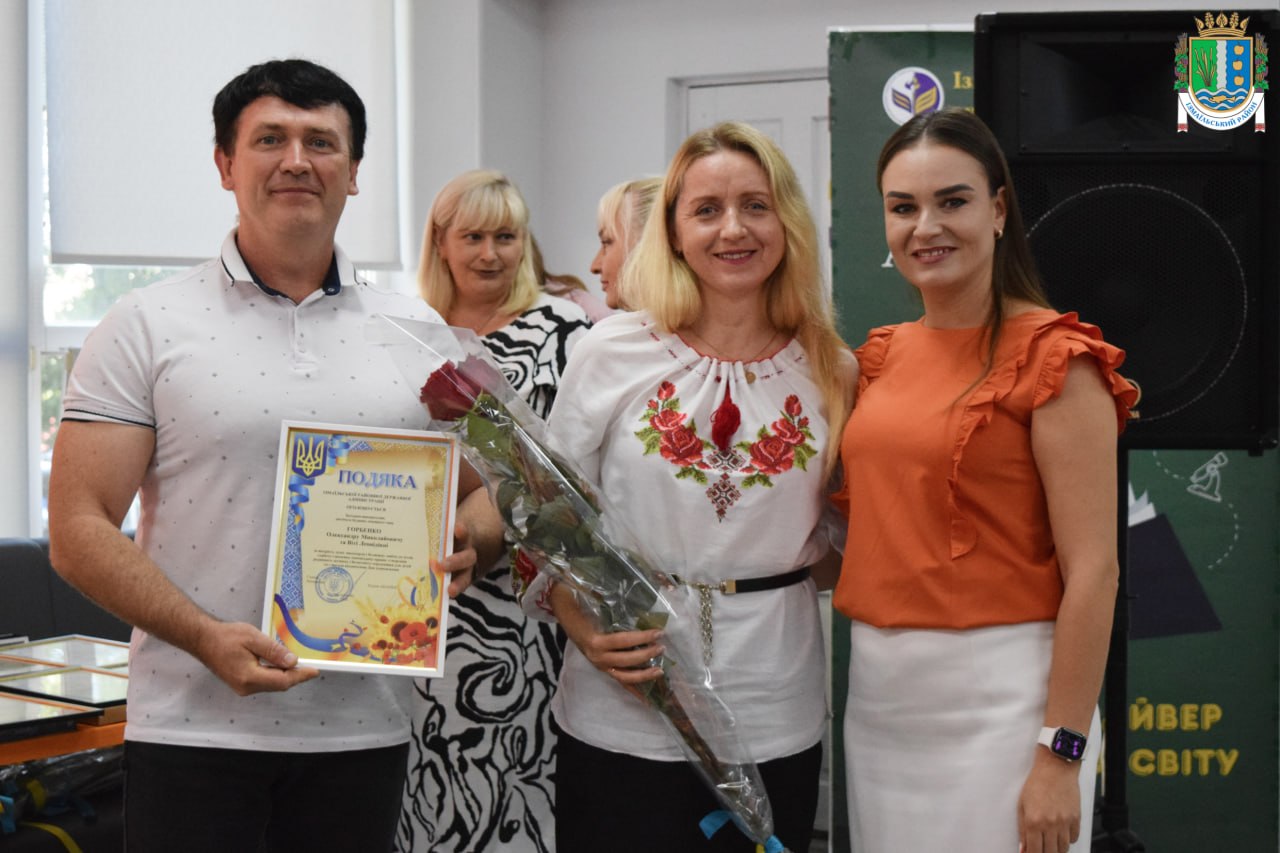 В Ізмаїльському районі з нагоди Дня усиновлення відзначили тих, хто дарує чужим дітям домашній затишок, тепло душі та турботу