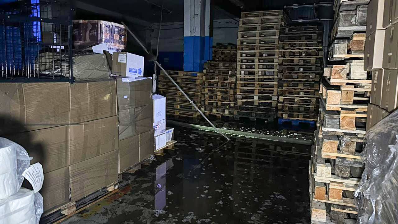 На Одещині під ударами ворога склади з медикаментами, продовольчими та побутовими товарами