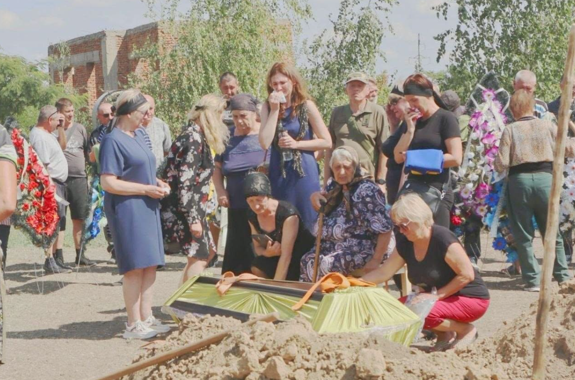 Ренійська громада назавжди попрощалася з полеглим на війні земляком Ільченком Валерієм