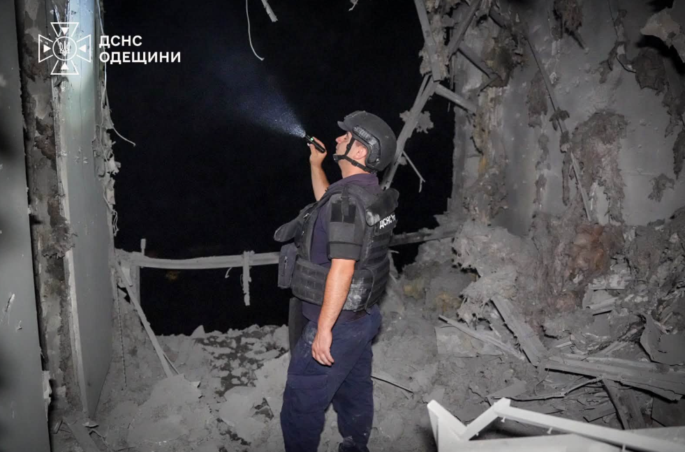 Одеса під ударом ворога: пошкоджено багатоповерхівку, є постраждалі