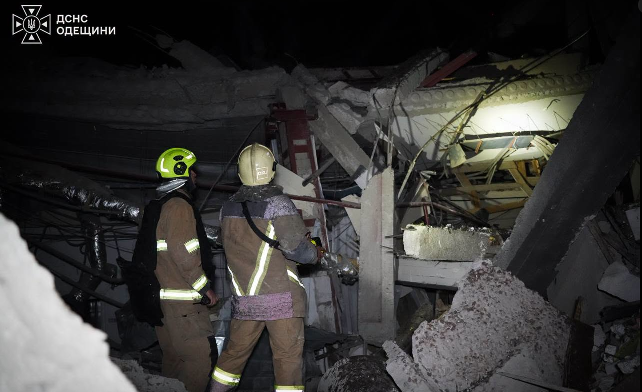 Росія вдруге за добу поцілила у багатоповерхівку в Одесі
