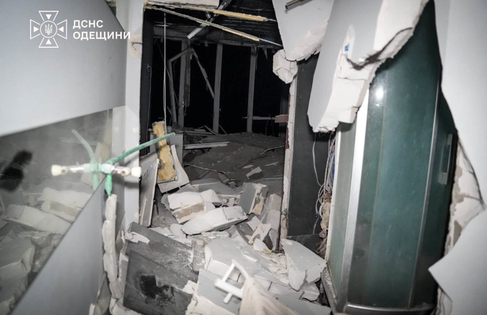 Одеса під ударом ворога: пошкоджено багатоповерхівку, є постраждалі