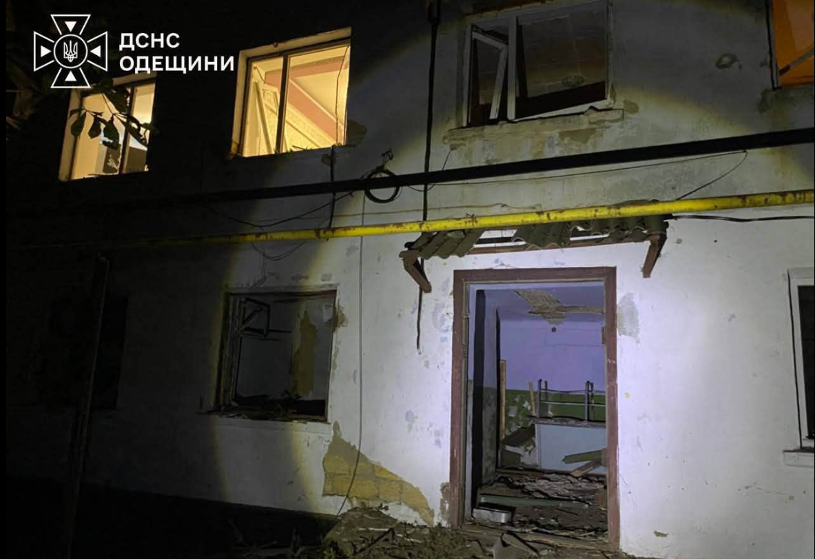 Атаки ворога на Одещину не припиняються: пошкоджено підприємство, житлові та складські будівлі