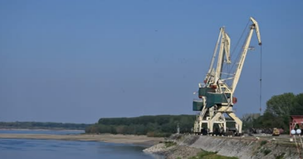 Дунай опустився до небезпечного рівня на румунській ділянці біля міста Калафат: у критичному становищі судноплавство, енергетика та аграрний сектор